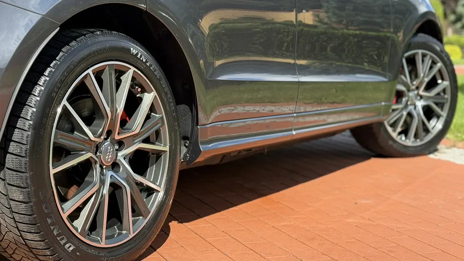 AUDI SQ5 -