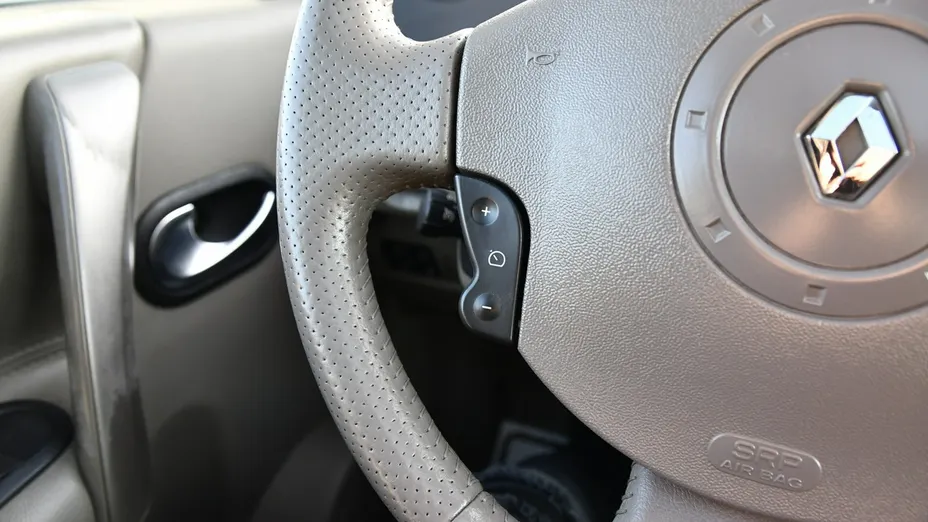 RENAULT Scenic -