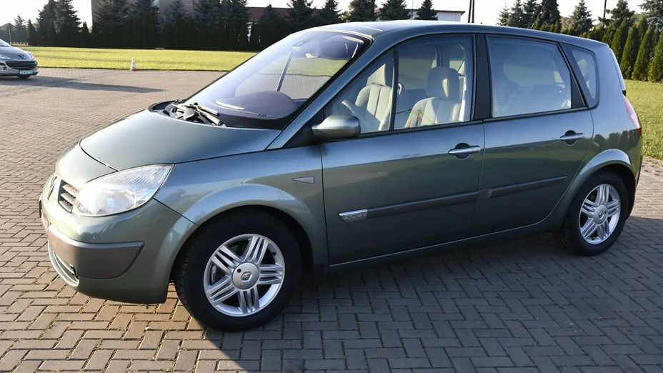 RENAULT Scenic -