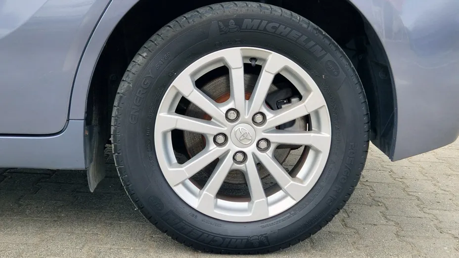 TOYOTA Verso -