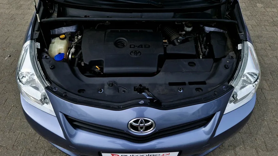 TOYOTA Verso -