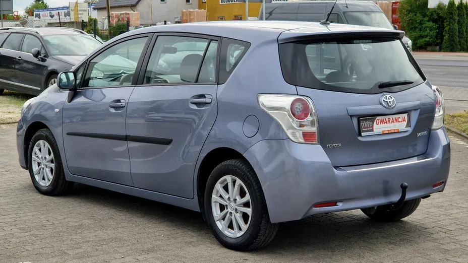 TOYOTA Verso -