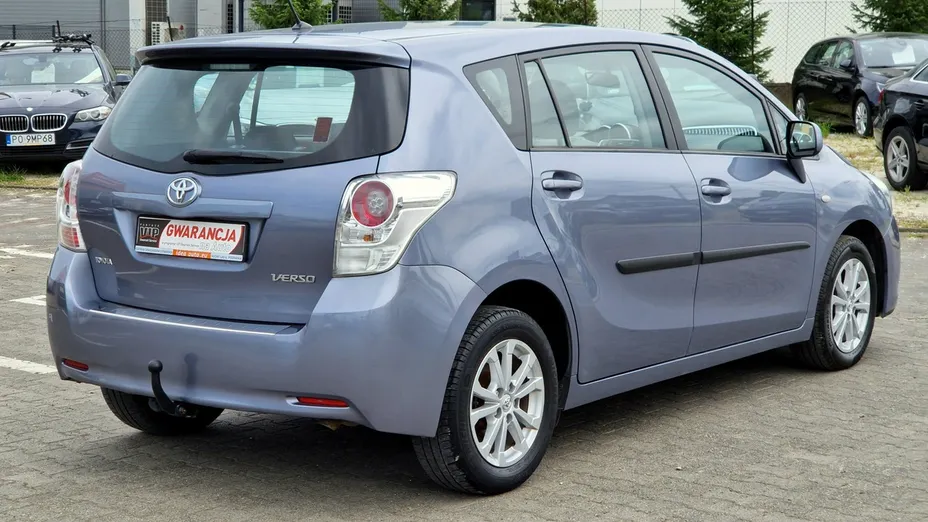 TOYOTA Verso -