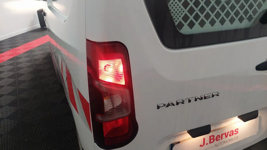 PEUGEOT Partner -