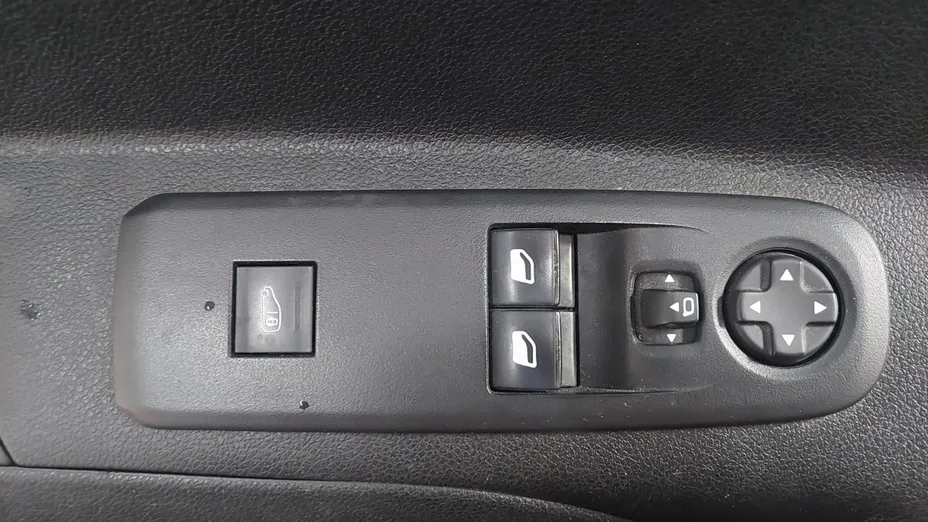 PEUGEOT Partner -