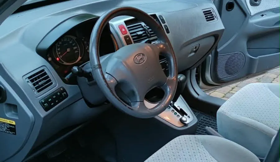 HYUNDAI Tucson -