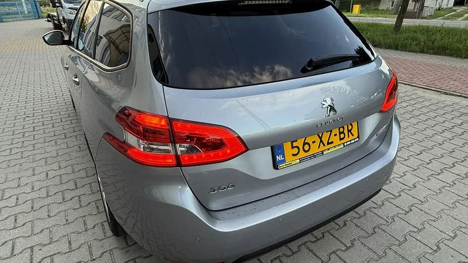 PEUGEOT 308 -
