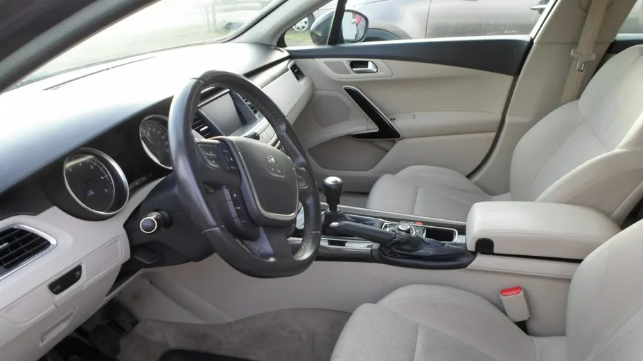 PEUGEOT 508 -