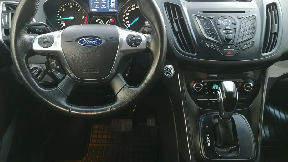 FORD Kuga -