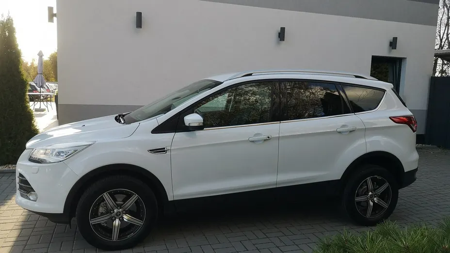 FORD Kuga -