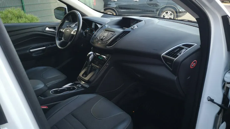 FORD Kuga -