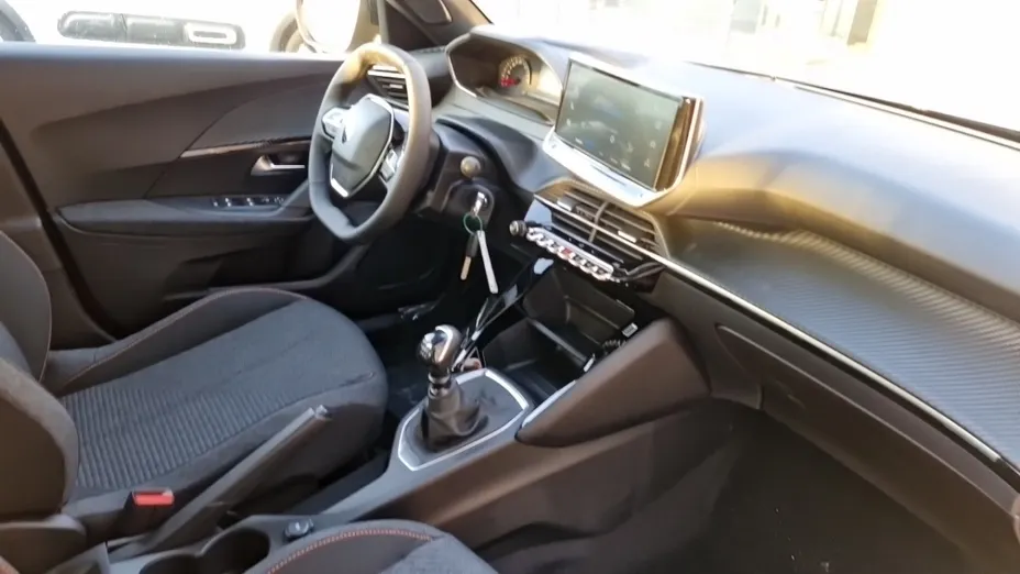 PEUGEOT 2008 -