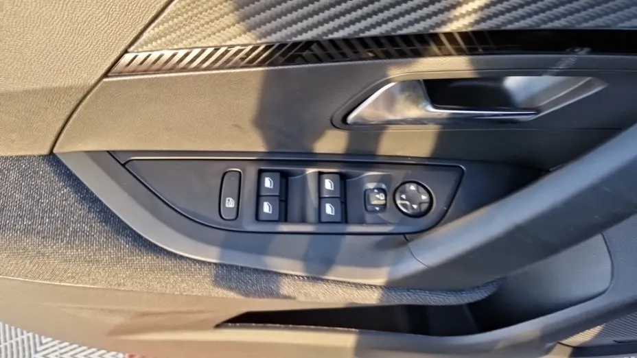 PEUGEOT 2008 -