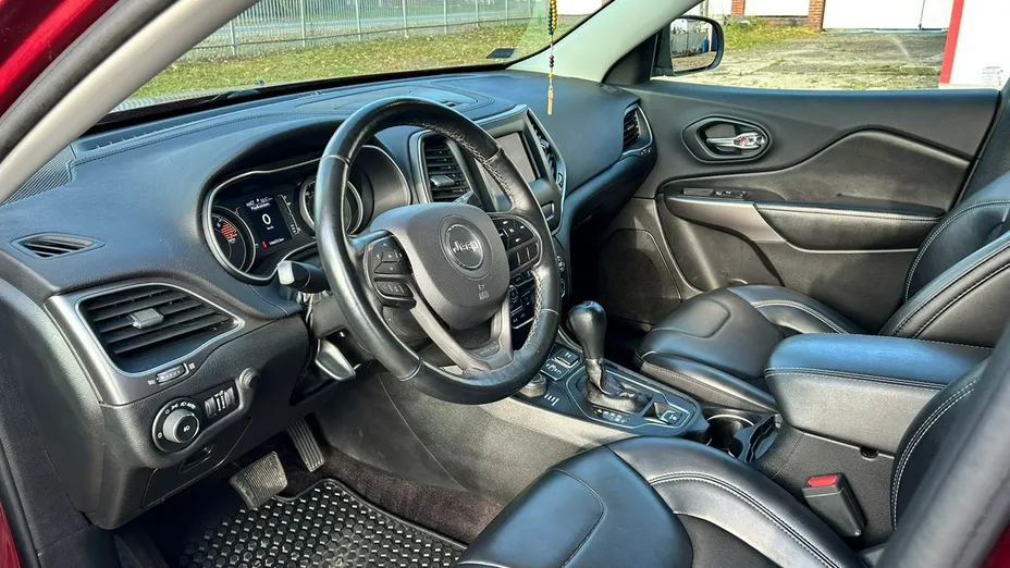 JEEP Cherokee -