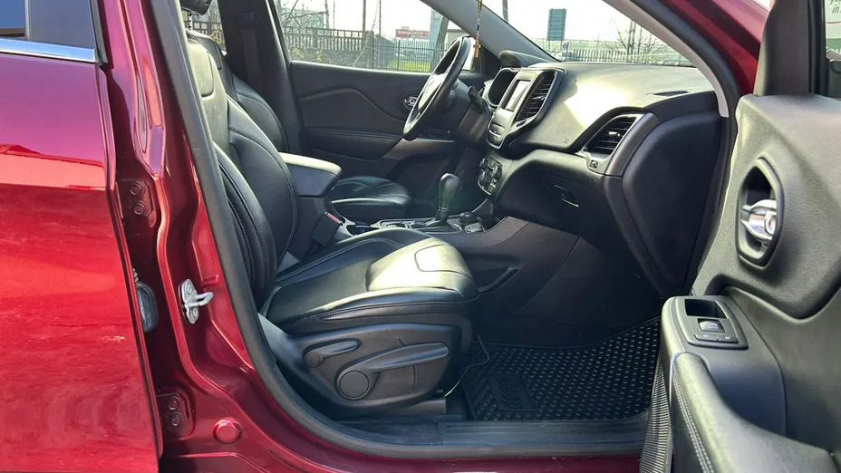 JEEP Cherokee -