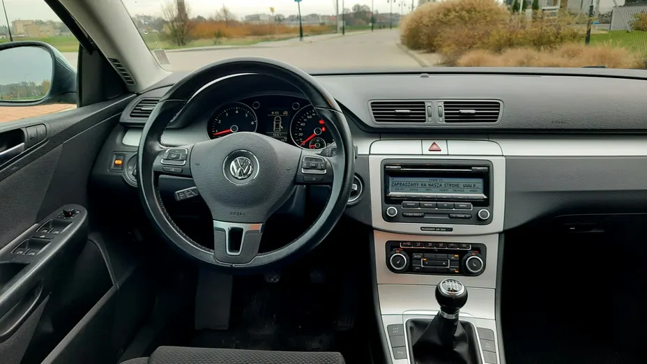 VOLKSWAGEN Passat -