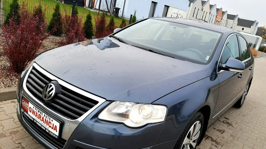 VOLKSWAGEN Passat -