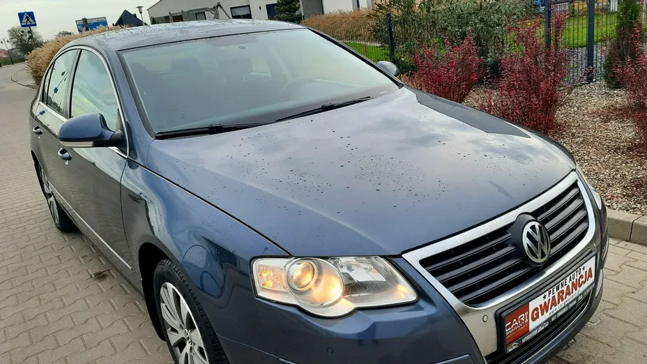 VOLKSWAGEN Passat -