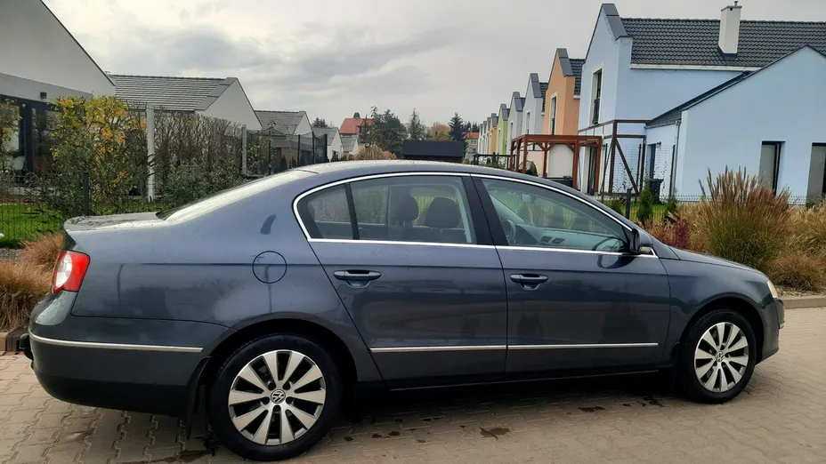 VOLKSWAGEN Passat -