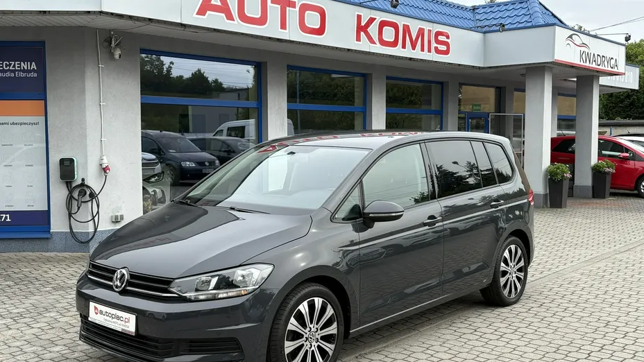 VOLKSWAGEN Touran -