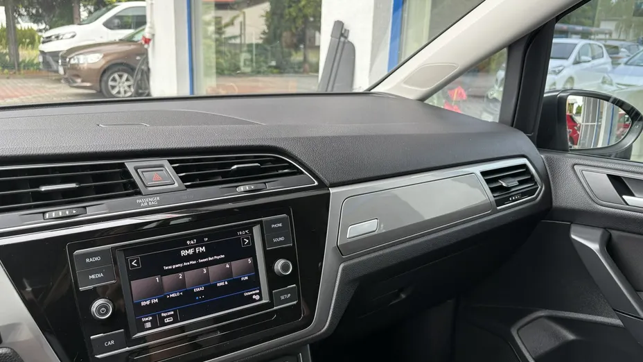 VOLKSWAGEN Touran -
