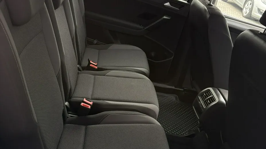 VOLKSWAGEN Touran -