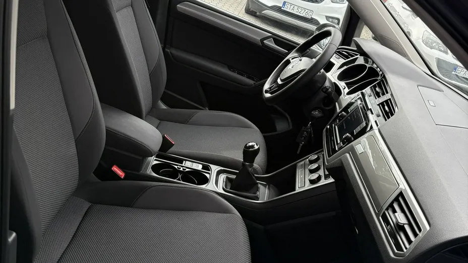 VOLKSWAGEN Touran -