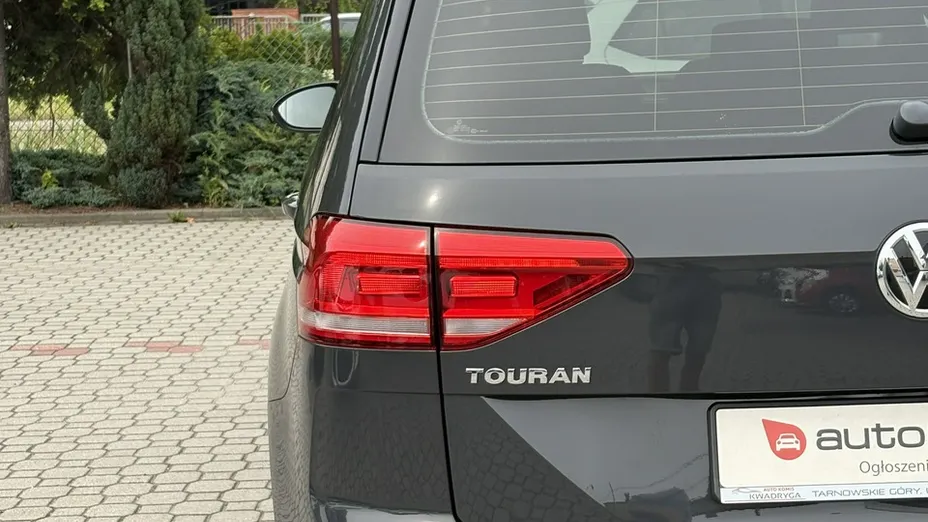 VOLKSWAGEN Touran -