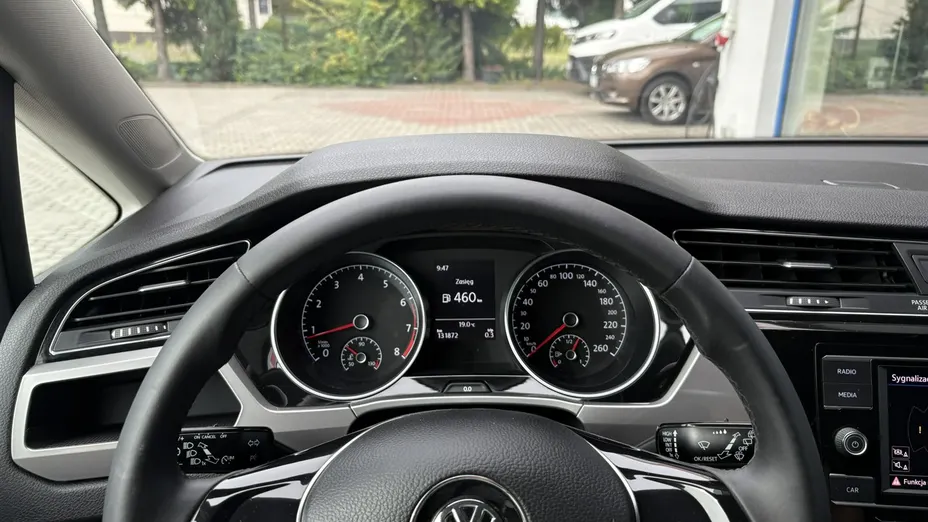 VOLKSWAGEN Touran -