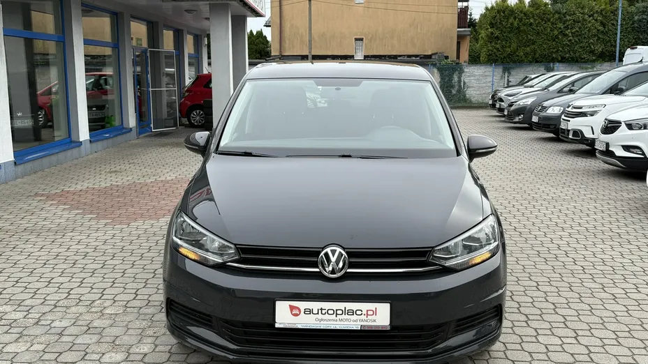 VOLKSWAGEN Touran -