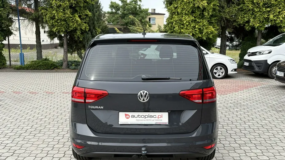 VOLKSWAGEN Touran -