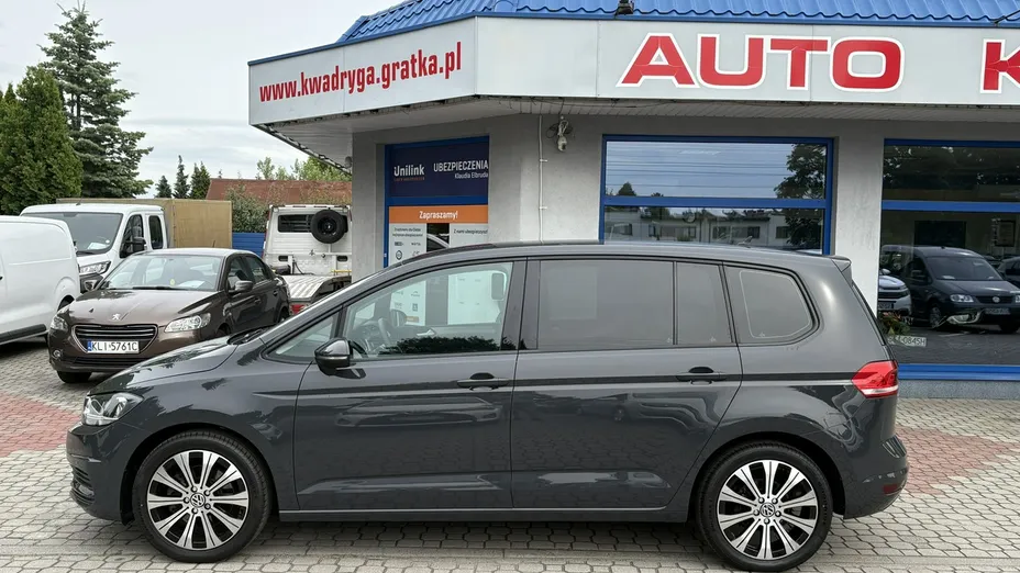 VOLKSWAGEN Touran -