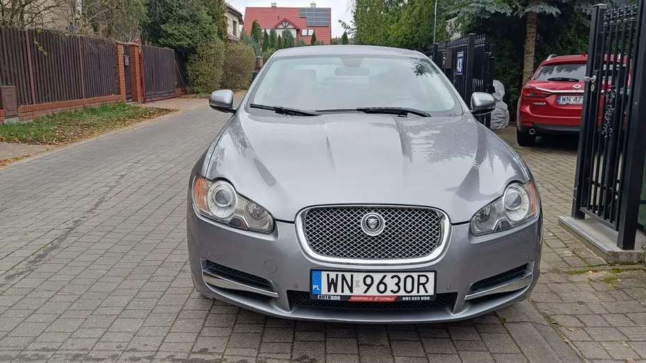 JAGUAR XF -