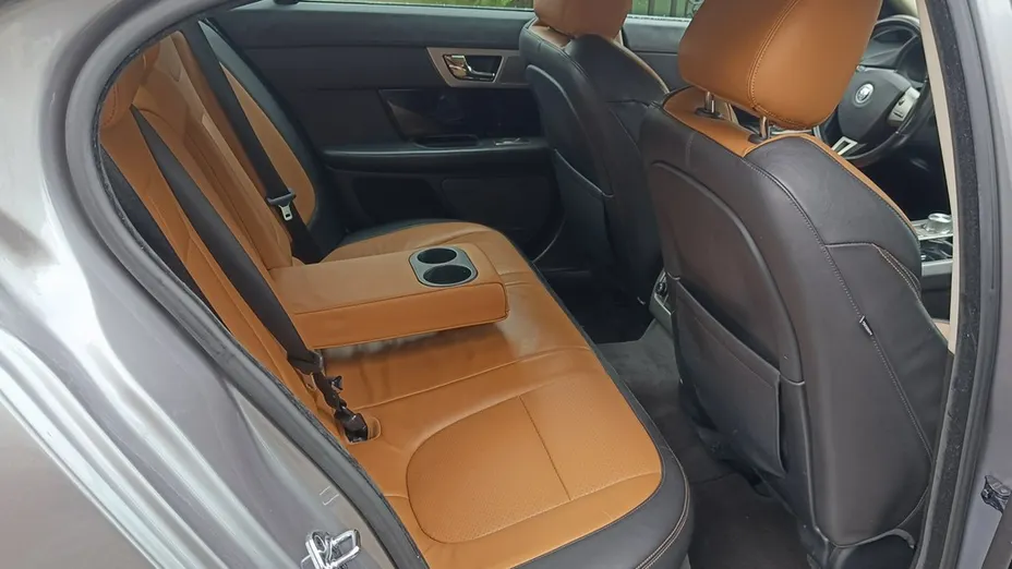 JAGUAR XF -