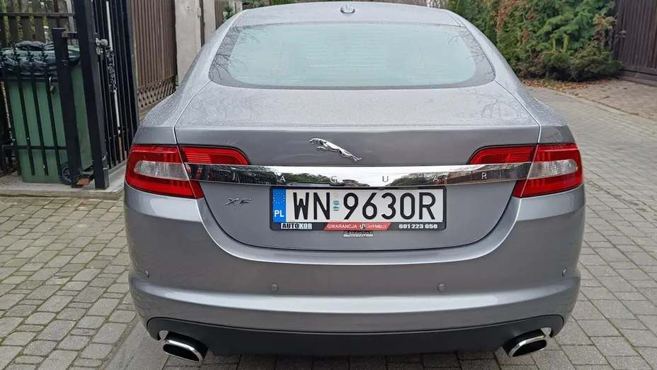 JAGUAR XF -