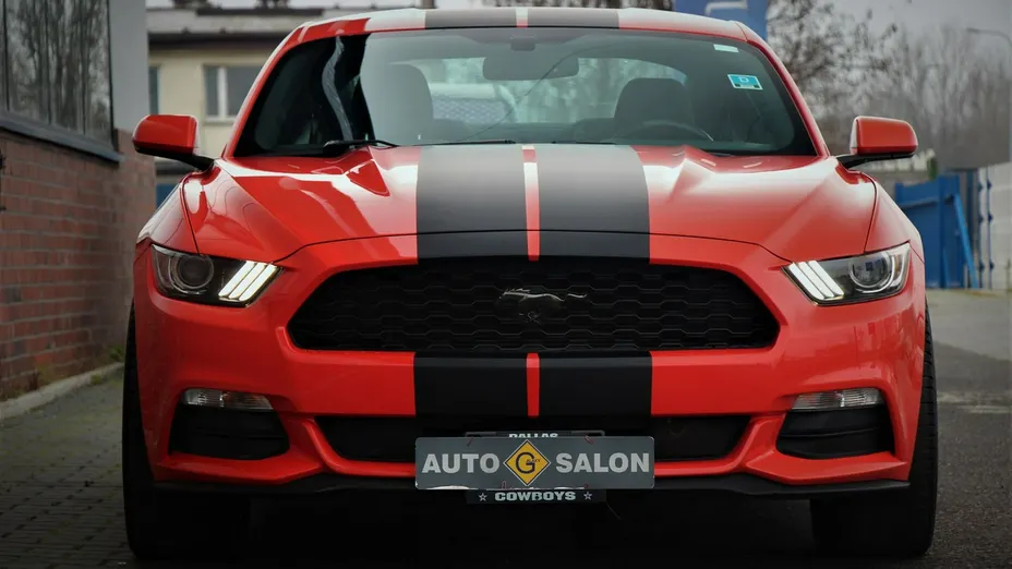 FORD Mustang -