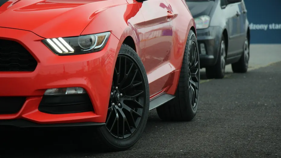 FORD Mustang -