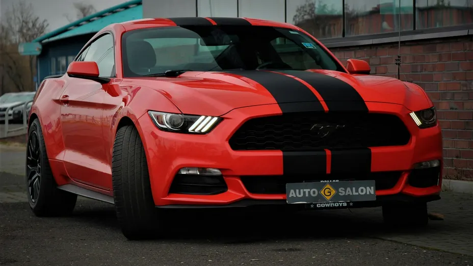 FORD Mustang -
