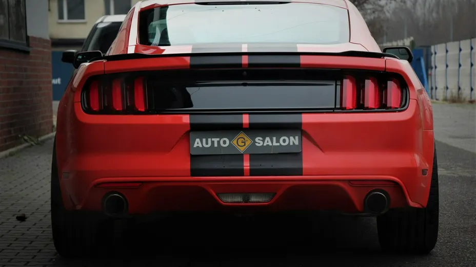 FORD Mustang -
