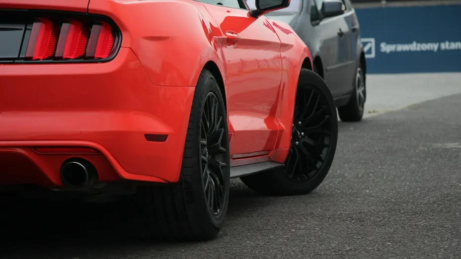 FORD Mustang -