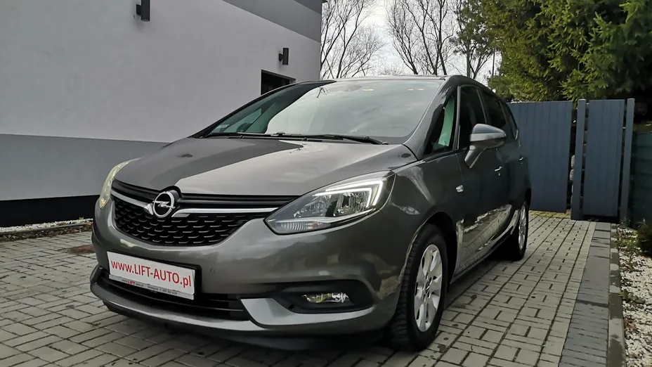 OPEL Zafira -