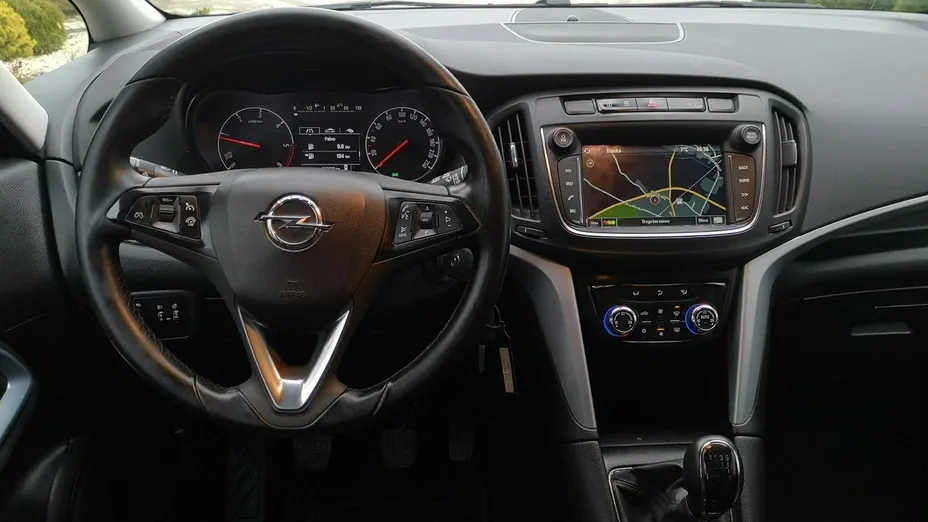 OPEL Zafira -