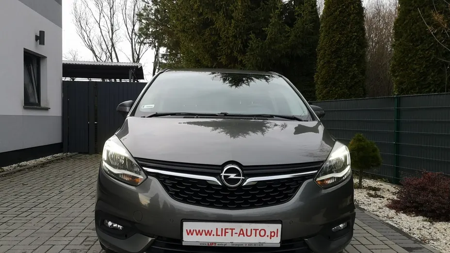 OPEL Zafira -