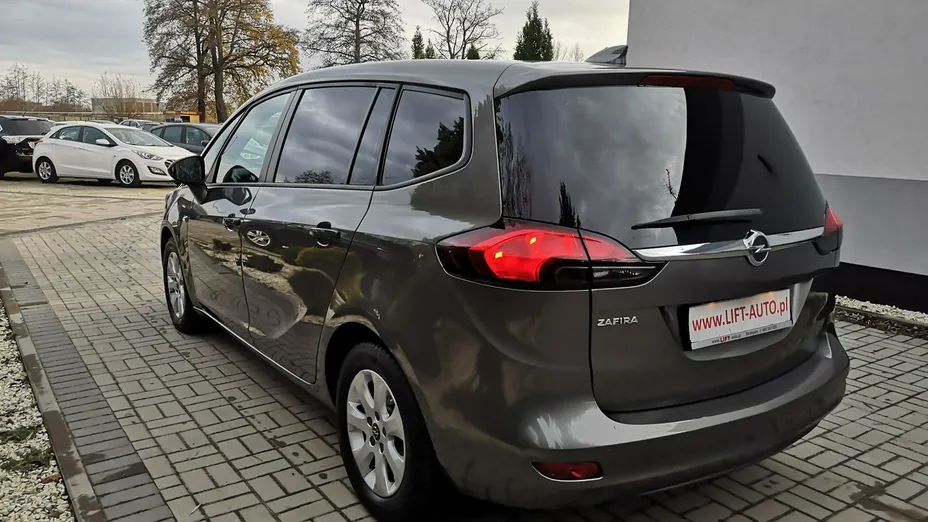 OPEL Zafira -