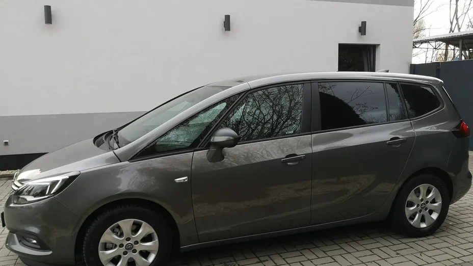 OPEL Zafira -