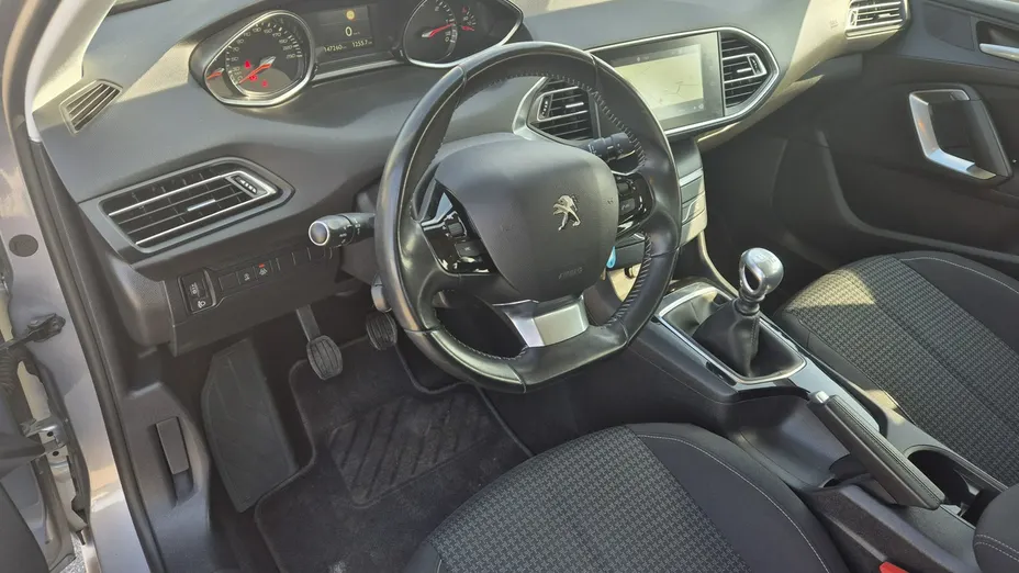 PEUGEOT 308 -