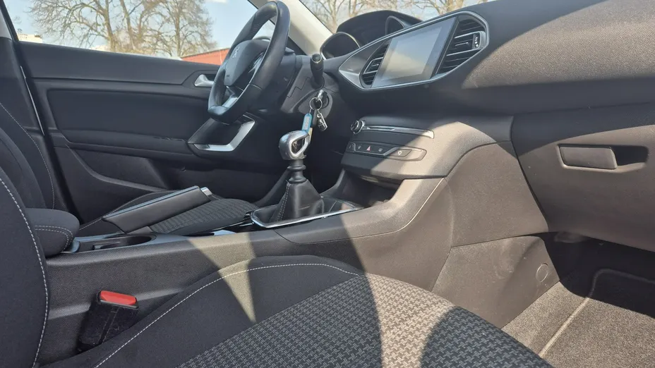 PEUGEOT 308 -