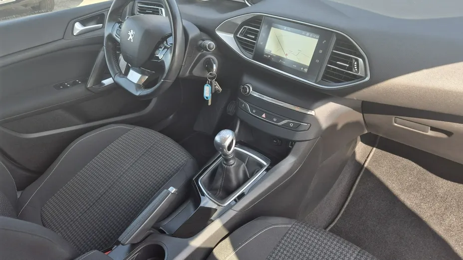 PEUGEOT 308 -