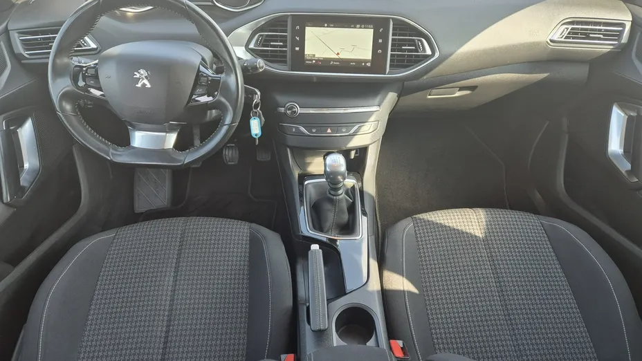 PEUGEOT 308 -