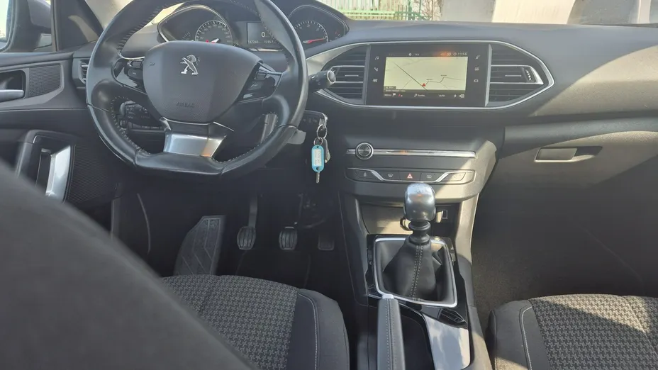 PEUGEOT 308 -